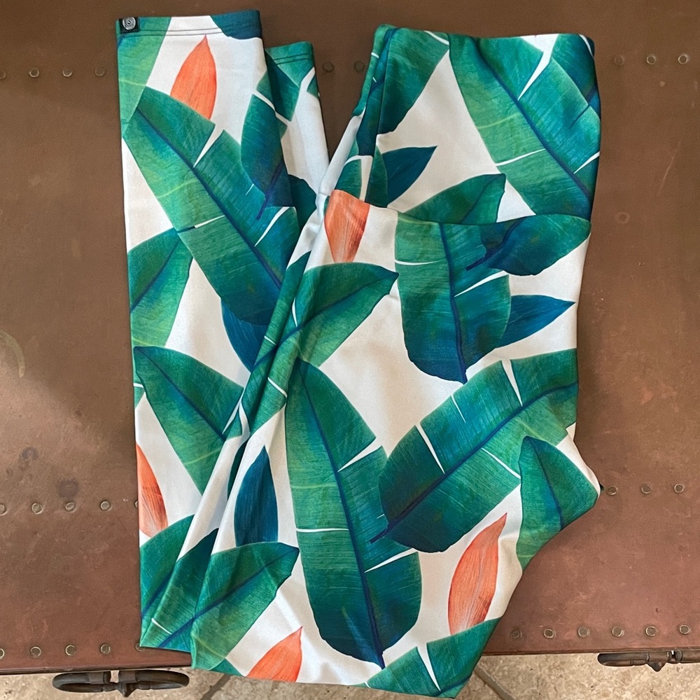 Onzie Tropical Leaf Print Leggings